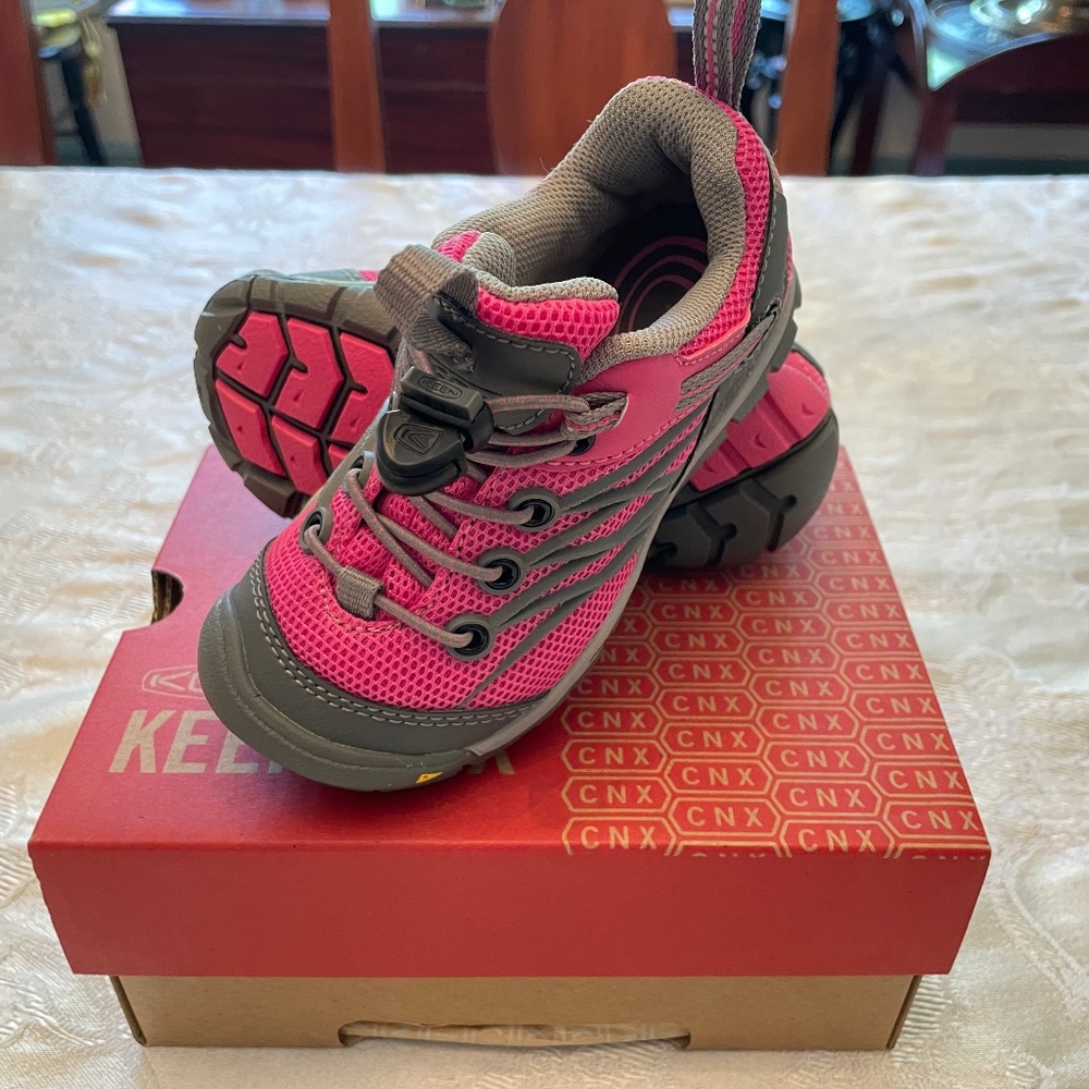 Kids Pink Keen Shoes Size 8 New with Box